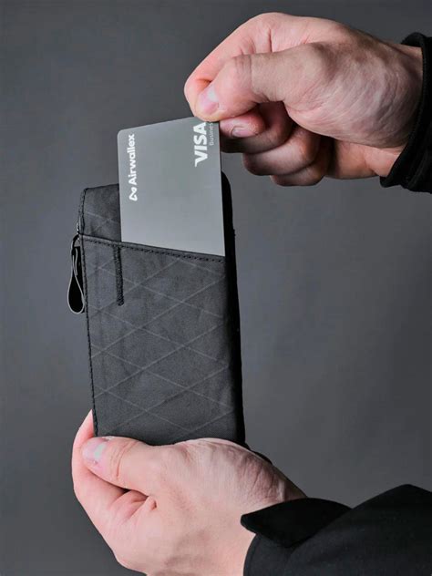 alpaka zip cardholder.